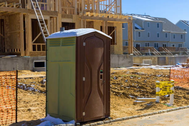 Best Porta potty delivery and setup  in Youngstown, NY