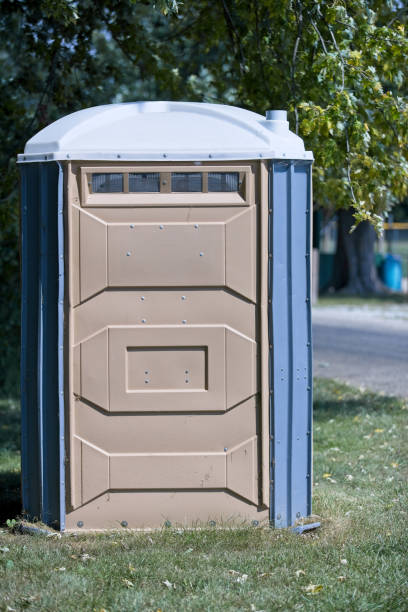 Best Porta potty rental near me  in Youngstown, NY